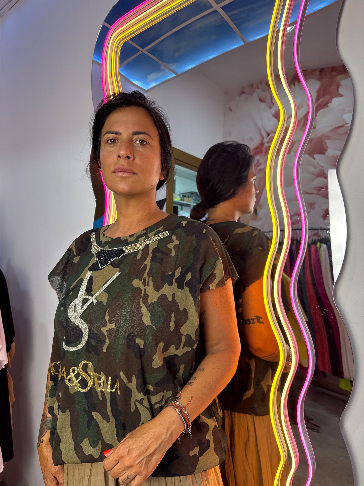 T-shirt Camouflage scuro