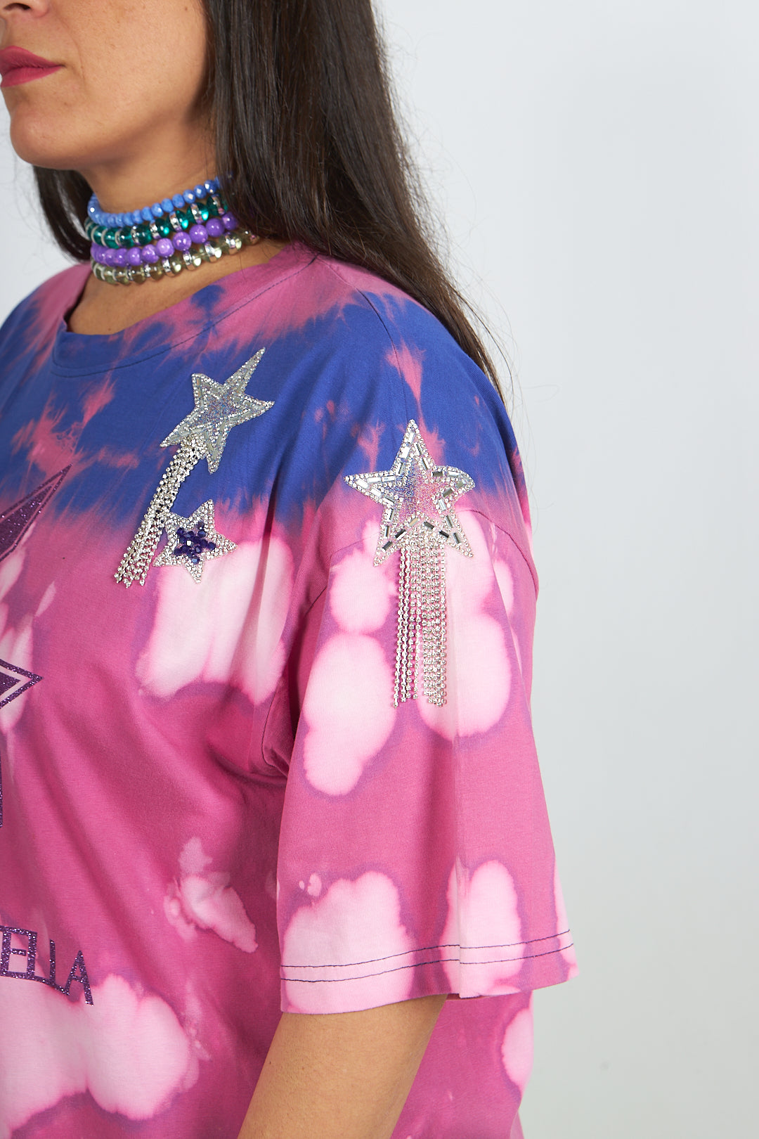 T-shirt Linda con applicazioni